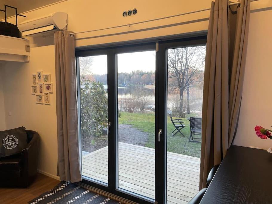 Nyrenoverat Strandnaera Med Fantastisk Utsikt Rimbo Bagian luar foto